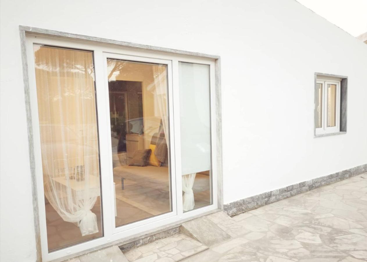 Small House With Private Park And Yard Terrugem Ngoại thất bức ảnh